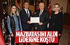 Mazbatasını aldı, Liderine koştu